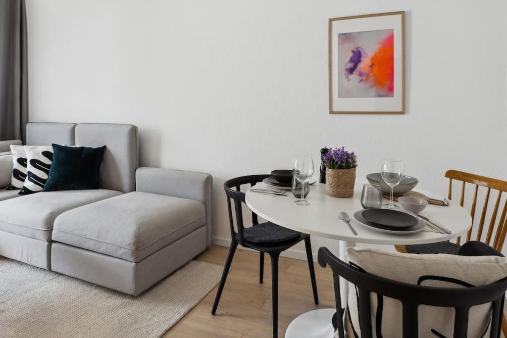 - Parkplatz, Citynah, Lift - Naehe Dus & Dortmund & Koeln & Essen * Wuppertal